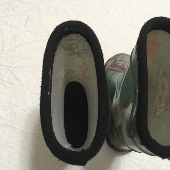 6US (3/$20) Kamik Rain Boots - Picture 7 of 12